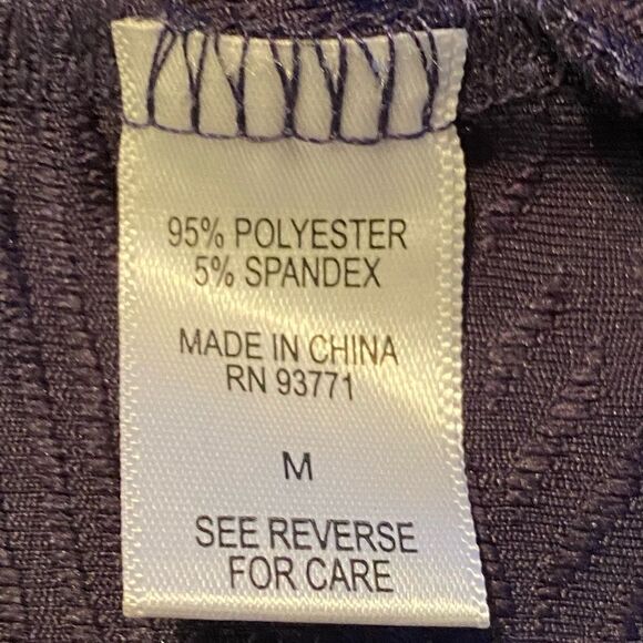 KAKTUS Women's Tunic Top in Color: Eclipse - Picture 10 of 10